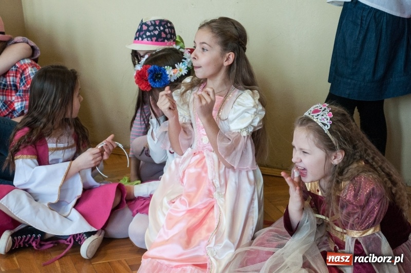 Zdjęcie w galerii na portalu naszraciborz.pl: Szkoła Podstawowa nr 18 obchodziła dzień swoich patronów – Książąt Raciborskich wiadomości z regionu