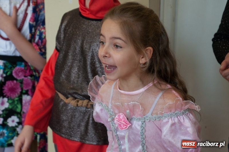 Zdjęcie w galerii na portalu naszraciborz.pl: Szkoła Podstawowa nr 18 obchodziła dzień swoich patronów – Książąt Raciborskich wiadomości z regionu