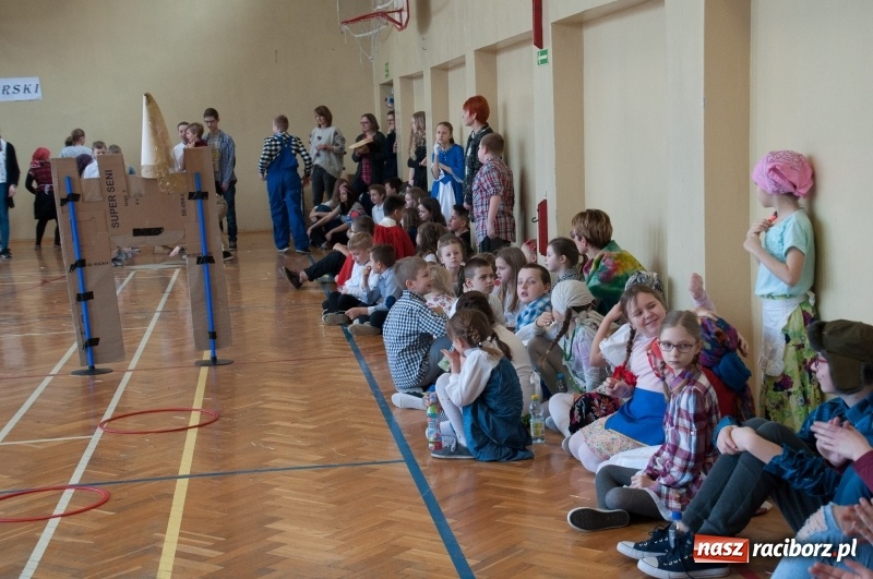 Zdjęcie w galerii na portalu naszraciborz.pl: Szkoła Podstawowa nr 18 obchodziła dzień swoich patronów – Książąt Raciborskich wiadomości z regionu