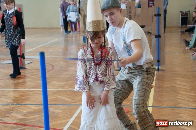 Zdjęcie w galerii na portalu naszraciborz.pl: Szkoła Podstawowa nr 18 obchodziła dzień swoich patronów – Książąt Raciborskich wiadomości z regionu