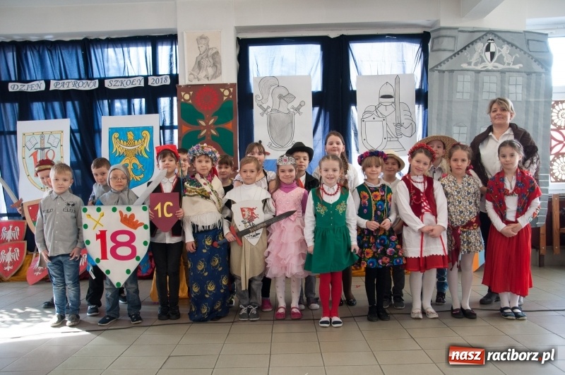 Zdjęcie w galerii na portalu naszraciborz.pl: Szkoła Podstawowa nr 18 obchodziła dzień swoich patronów – Książąt Raciborskich wiadomości z regionu