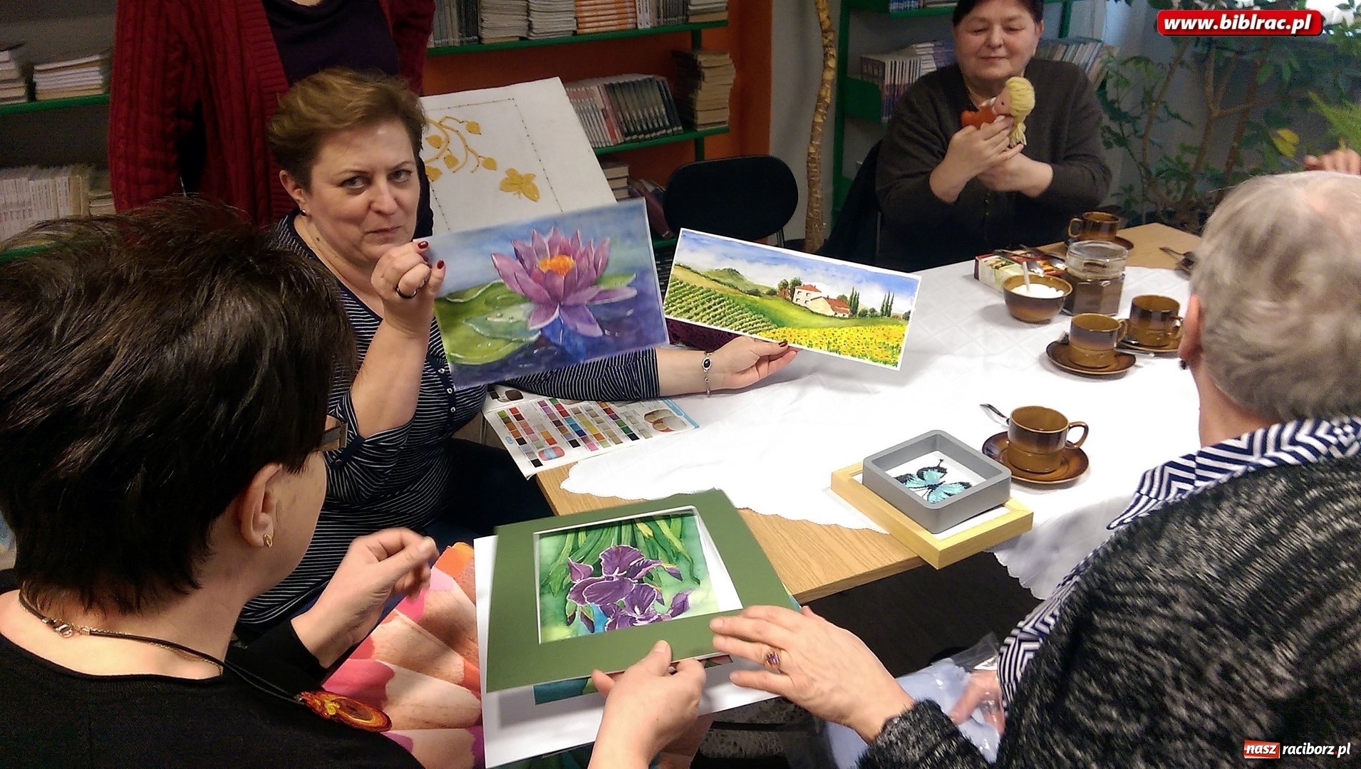 Zdjęcie w galerii na portalu naszraciborz.pl: Zrobione w domu – pokazane w bibliotece wiadomości z regionu