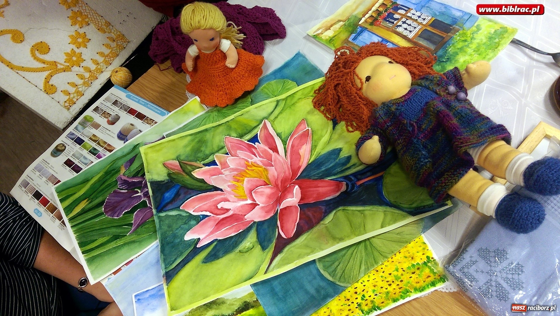 Zdjęcie w galerii na portalu naszraciborz.pl: Zrobione w domu – pokazane w bibliotece wiadomości z regionu