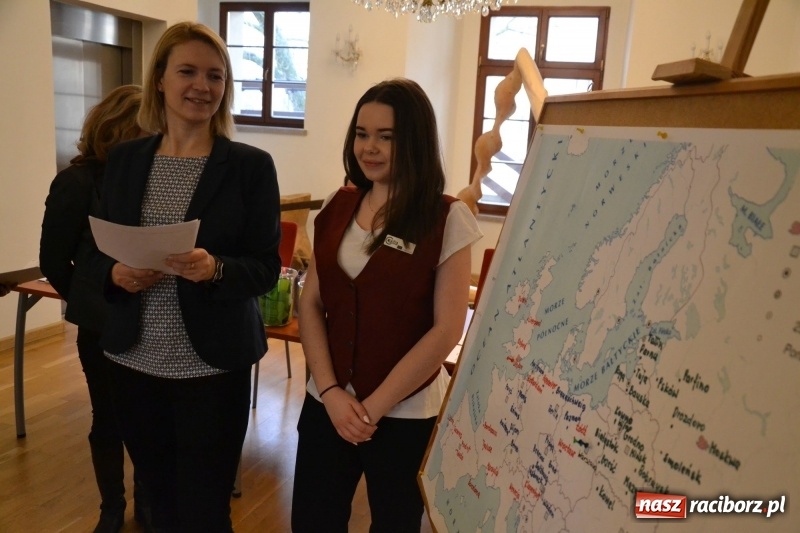 Zdjęcie w galerii na portalu naszraciborz.pl: Czy leci z nami pilot? - trzecia edycja konkursu dla gimnazjalistów za nami  wiadomości z regionu