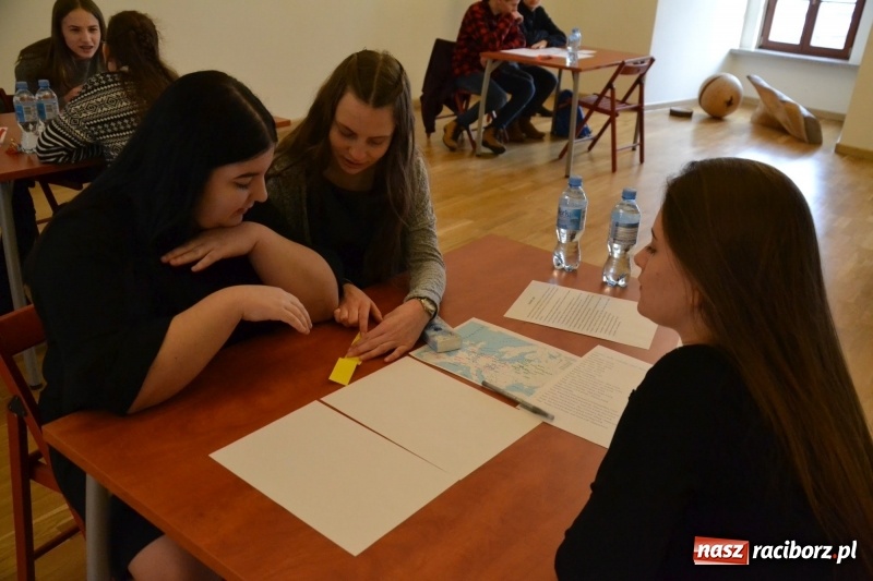 Zdjęcie w galerii na portalu naszraciborz.pl: Czy leci z nami pilot? - trzecia edycja konkursu dla gimnazjalistów za nami  wiadomości z regionu