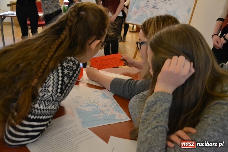 Zdjęcie w galerii na portalu naszraciborz.pl: Czy leci z nami pilot? - trzecia edycja konkursu dla gimnazjalistów za nami  wiadomości z regionu