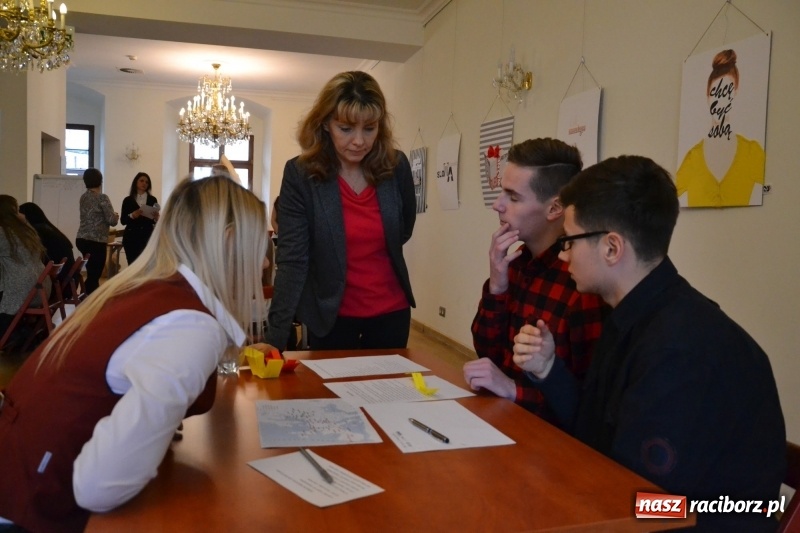 Zdjęcie w galerii na portalu naszraciborz.pl: Czy leci z nami pilot? - trzecia edycja konkursu dla gimnazjalistów za nami  wiadomości z regionu