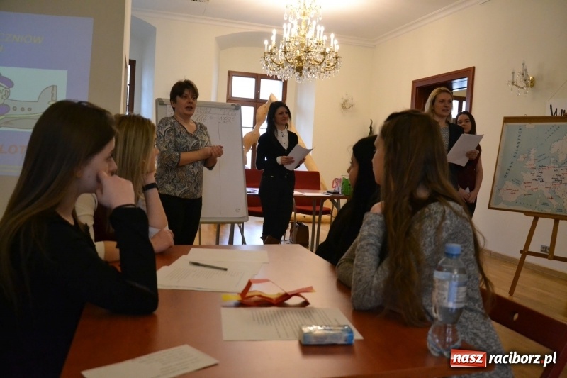 Zdjęcie w galerii na portalu naszraciborz.pl: Czy leci z nami pilot? - trzecia edycja konkursu dla gimnazjalistów za nami  wiadomości z regionu