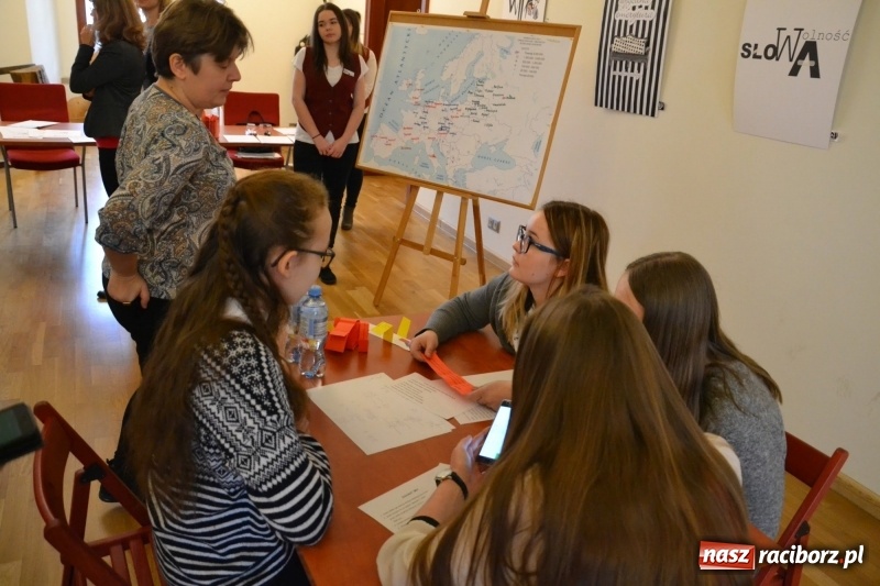 Zdjęcie w galerii na portalu naszraciborz.pl: Czy leci z nami pilot? - trzecia edycja konkursu dla gimnazjalistów za nami  wiadomości z regionu