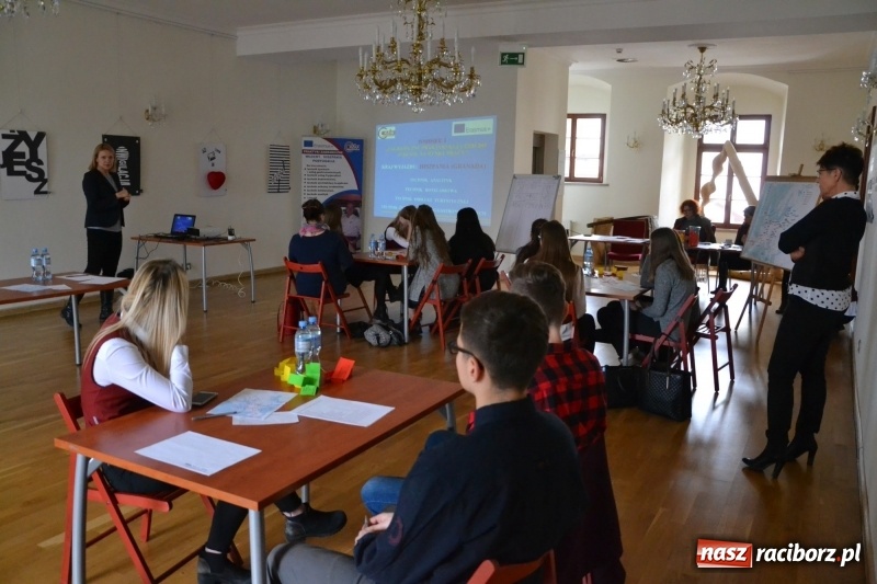 Zdjęcie w galerii na portalu naszraciborz.pl: Czy leci z nami pilot? - trzecia edycja konkursu dla gimnazjalistów za nami  wiadomości z regionu