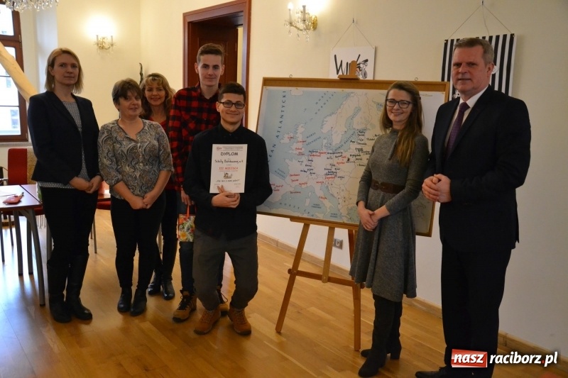 Zdjęcie w galerii na portalu naszraciborz.pl: Czy leci z nami pilot? - trzecia edycja konkursu dla gimnazjalistów za nami  wiadomości z regionu