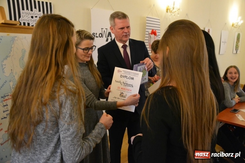 Zdjęcie w galerii na portalu naszraciborz.pl: Czy leci z nami pilot? - trzecia edycja konkursu dla gimnazjalistów za nami  wiadomości z regionu