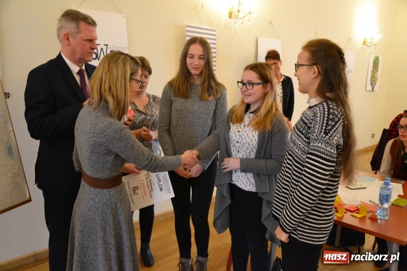 Zdjęcie w galerii na portalu naszraciborz.pl: Czy leci z nami pilot? - trzecia edycja konkursu dla gimnazjalistów za nami  wiadomości z regionu