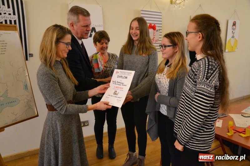 Zdjęcie w galerii na portalu naszraciborz.pl: Czy leci z nami pilot? - trzecia edycja konkursu dla gimnazjalistów za nami  wiadomości z regionu