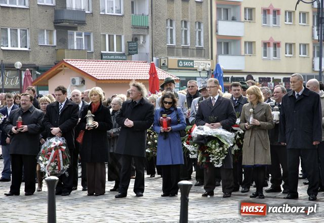 Zdjęcie w galerii na portalu naszraciborz.pl: Oddali cześć ofiarom katastrofy  wiadomości z regionu