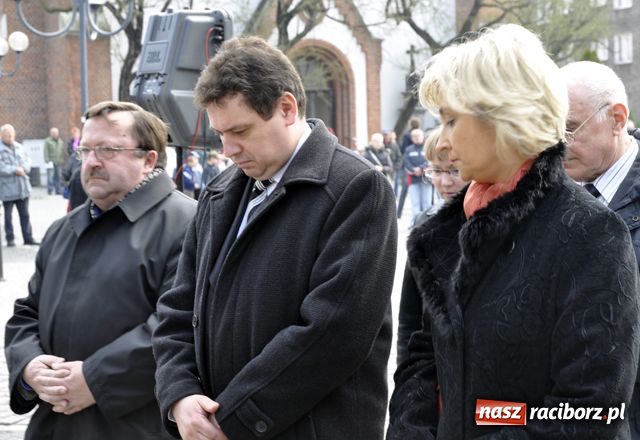 Zdjęcie w galerii na portalu naszraciborz.pl: Oddali cześć ofiarom katastrofy  wiadomości z regionu