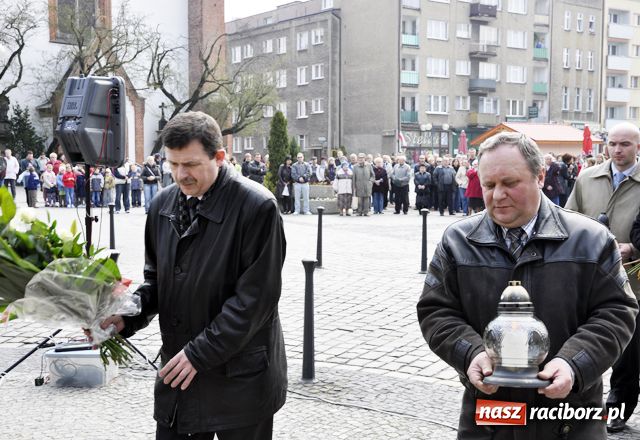 Zdjęcie w galerii na portalu naszraciborz.pl: Oddali cześć ofiarom katastrofy  wiadomości z regionu