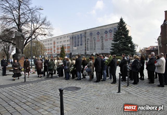 Zdjęcie w galerii na portalu naszraciborz.pl: Oddali cześć ofiarom katastrofy  wiadomości z regionu
