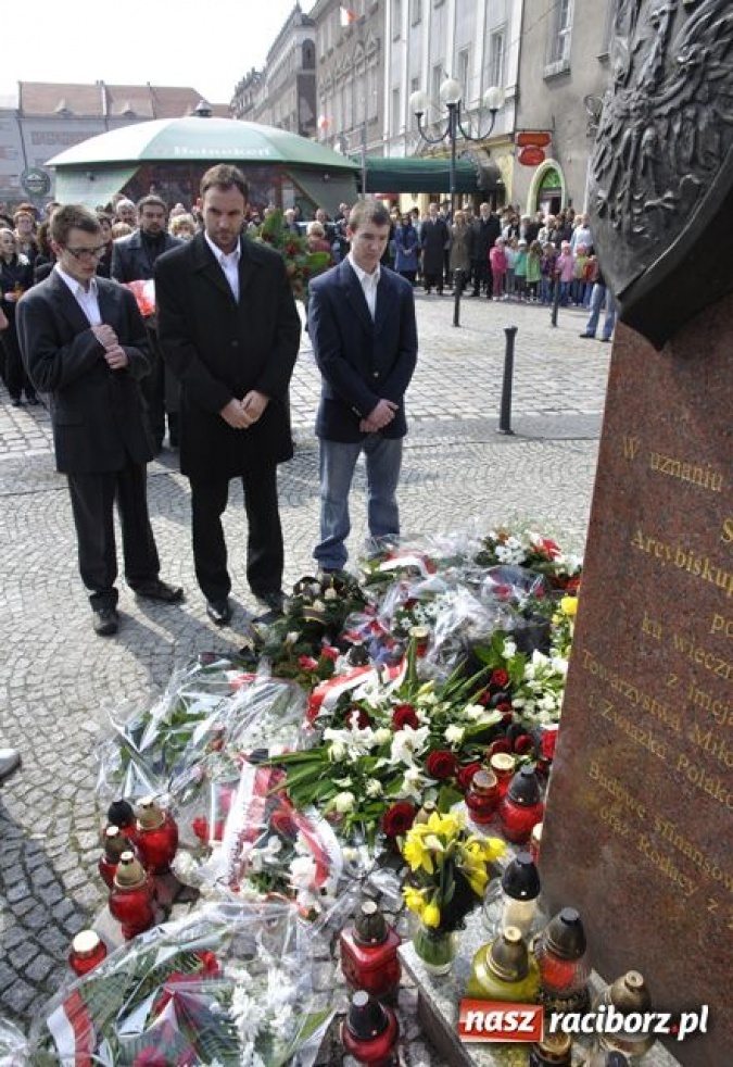 Zdjęcie w galerii na portalu naszraciborz.pl: Oddali cześć ofiarom katastrofy  wiadomości z regionu