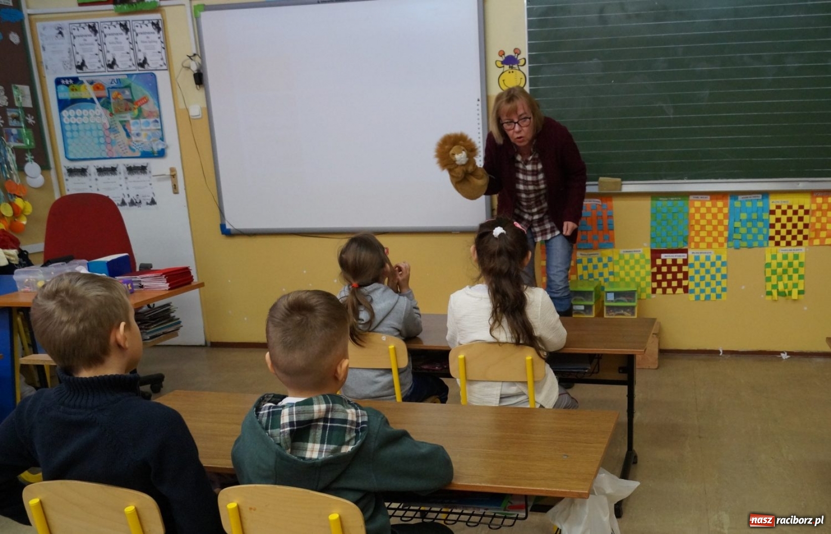 Zdjęcie w galerii na portalu naszraciborz.pl: Szkoła w Nędzy od kuchni. Przedszkolaki na dniu otwartym wiadomości z regionu