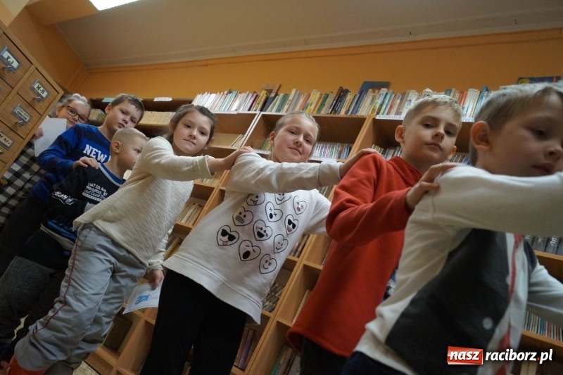 Zdjęcie w galerii na portalu naszraciborz.pl: Szkoła w Nędzy od kuchni. Przedszkolaki na dniu otwartym wiadomości z regionu