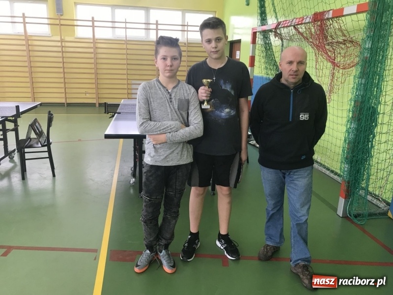 Zdjęcie w galerii na portalu naszraciborz.pl: Nędza na podium z rakietką w ręku wiadomości z regionu