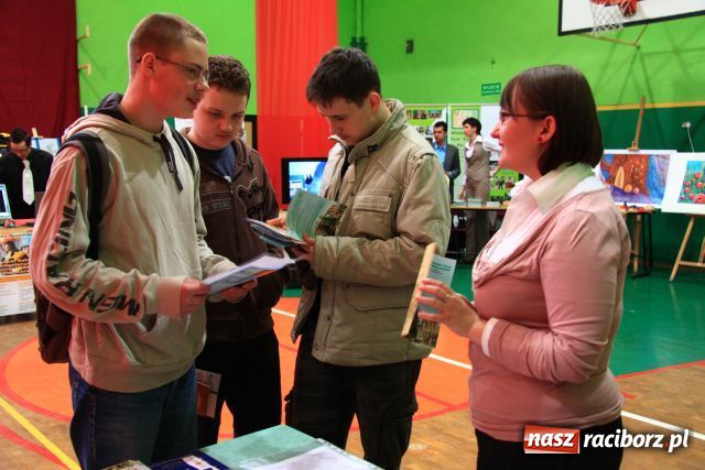 Zdjęcie w galerii na portalu naszraciborz.pl: Moda na kucharzy i informatyków wiadomości z regionu