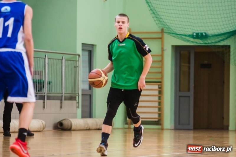 Zdjęcie w galerii na portalu naszraciborz.pl: Koszykarze szkół średnich rywalizowali w Arenie Rafako wiadomości z regionu