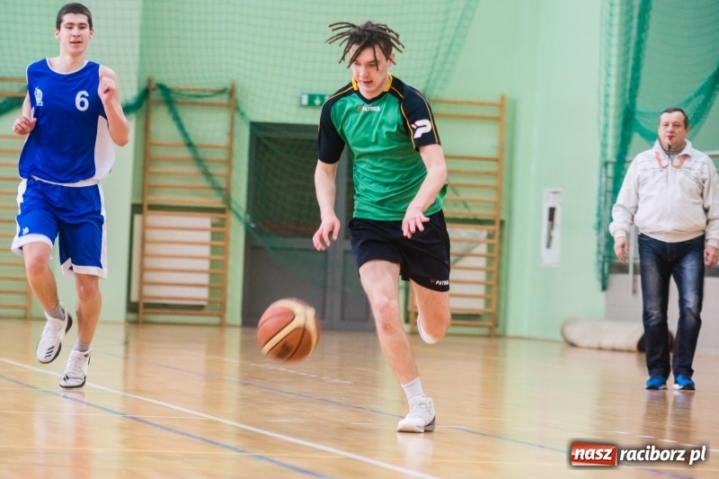 Zdjęcie w galerii na portalu naszraciborz.pl: Koszykarze szkół średnich rywalizowali w Arenie Rafako wiadomości z regionu