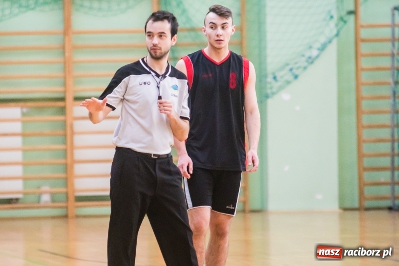 Zdjęcie w galerii na portalu naszraciborz.pl: Koszykarze szkół średnich rywalizowali w Arenie Rafako wiadomości z regionu