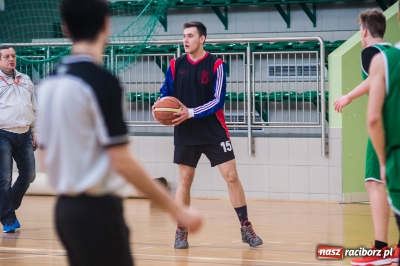 Zdjęcie w galerii na portalu naszraciborz.pl: Koszykarze szkół średnich rywalizowali w Arenie Rafako wiadomości z regionu
