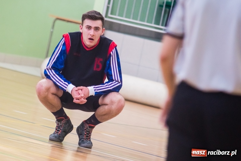 Zdjęcie w galerii na portalu naszraciborz.pl: Koszykarze szkół średnich rywalizowali w Arenie Rafako wiadomości z regionu