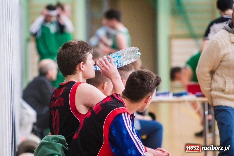 Zdjęcie w galerii na portalu naszraciborz.pl: Koszykarze szkół średnich rywalizowali w Arenie Rafako wiadomości z regionu