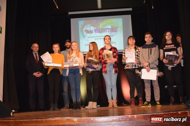 Zdjęcie w galerii na portalu naszraciborz.pl: Finał powiatowego konkursu plastycznego Moja Walentynka w MDK wiadomości z regionu