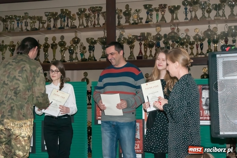 Zdjęcie w galerii na portalu naszraciborz.pl: Wieczorek poetycki poświęcony Żołnierzom Wyklętym za nami wiadomości z regionu