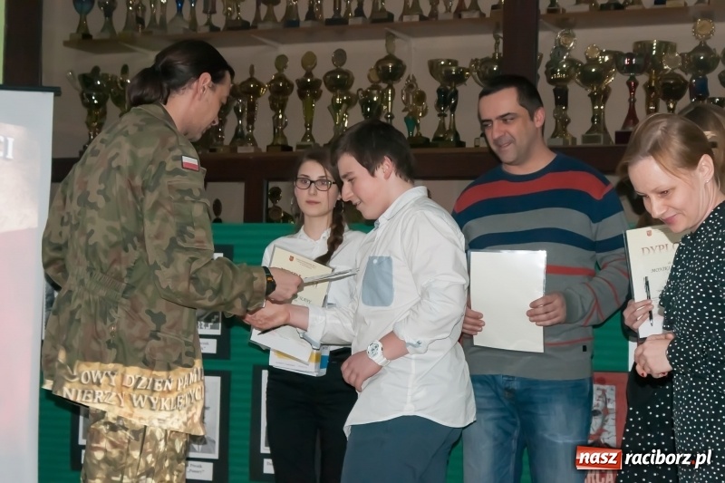 Zdjęcie w galerii na portalu naszraciborz.pl: Wieczorek poetycki poświęcony Żołnierzom Wyklętym za nami wiadomości z regionu