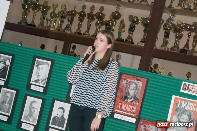 Zdjęcie w galerii na portalu naszraciborz.pl: Wieczorek poetycki poświęcony Żołnierzom Wyklętym za nami wiadomości z regionu