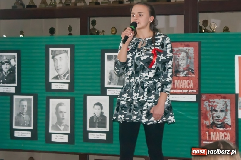 Zdjęcie w galerii na portalu naszraciborz.pl: Wieczorek poetycki poświęcony Żołnierzom Wyklętym za nami wiadomości z regionu