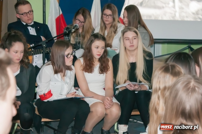 Zdjęcie w galerii na portalu naszraciborz.pl: Wieczorek poetycki poświęcony Żołnierzom Wyklętym za nami wiadomości z regionu