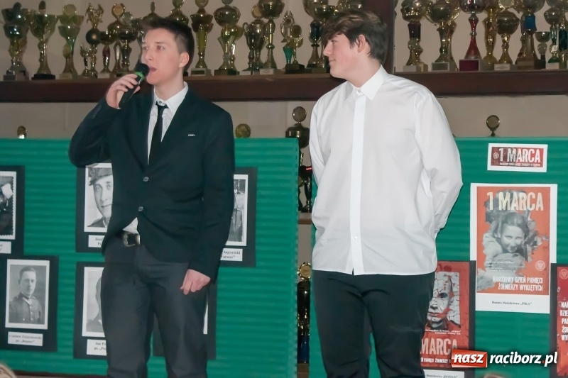 Zdjęcie w galerii na portalu naszraciborz.pl: Wieczorek poetycki poświęcony Żołnierzom Wyklętym za nami wiadomości z regionu