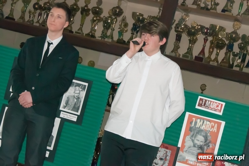 Zdjęcie w galerii na portalu naszraciborz.pl: Wieczorek poetycki poświęcony Żołnierzom Wyklętym za nami wiadomości z regionu