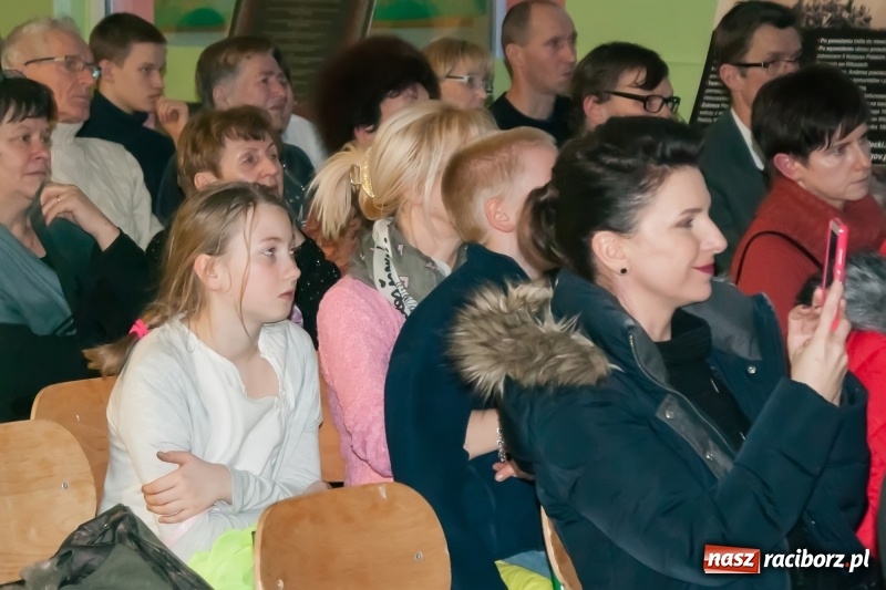 Zdjęcie w galerii na portalu naszraciborz.pl: Wieczorek poetycki poświęcony Żołnierzom Wyklętym za nami wiadomości z regionu