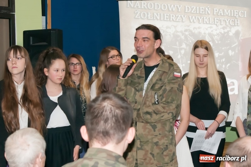 Zdjęcie w galerii na portalu naszraciborz.pl: Wieczorek poetycki poświęcony Żołnierzom Wyklętym za nami wiadomości z regionu