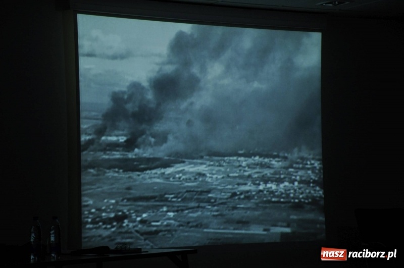 Zdjęcie w galerii na portalu naszraciborz.pl: 3 biliony złotych i zabrane dzieciństwo – spotkanie z posłami na temat reparacji wojennych wiadomości z regionu