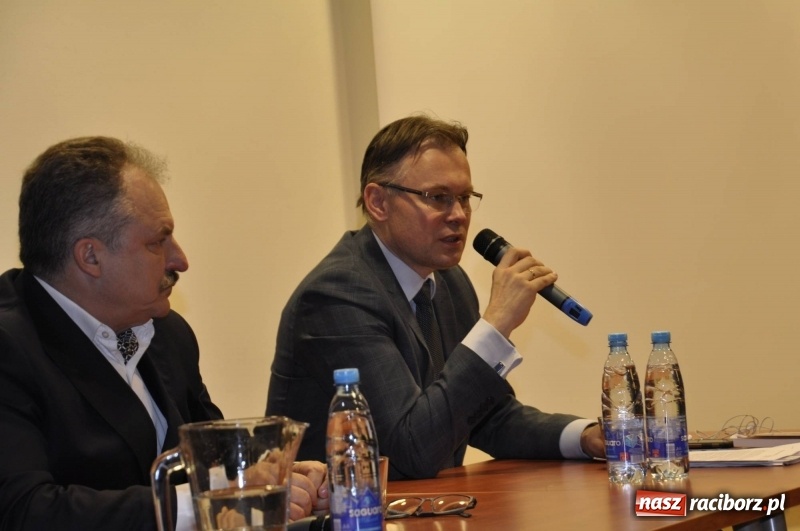 Zdjęcie w galerii na portalu naszraciborz.pl: 3 biliony złotych i zabrane dzieciństwo – spotkanie z posłami na temat reparacji wojennych wiadomości z regionu