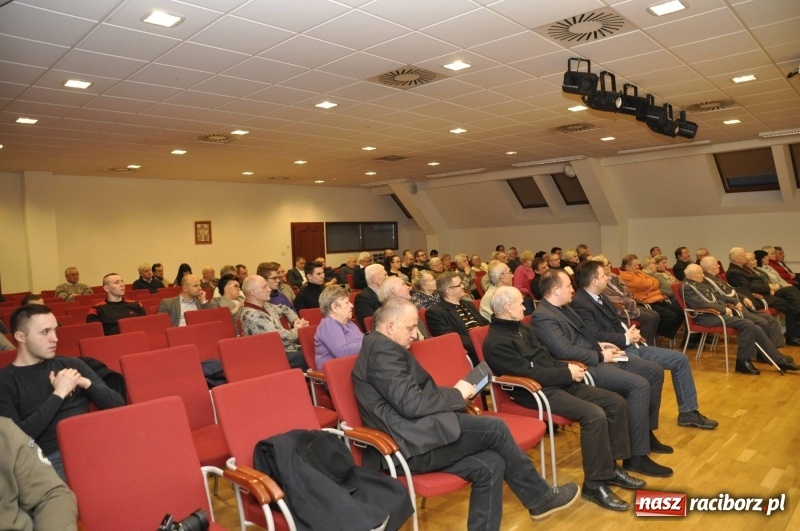 Zdjęcie w galerii na portalu naszraciborz.pl: 3 biliony złotych i zabrane dzieciństwo – spotkanie z posłami na temat reparacji wojennych wiadomości z regionu