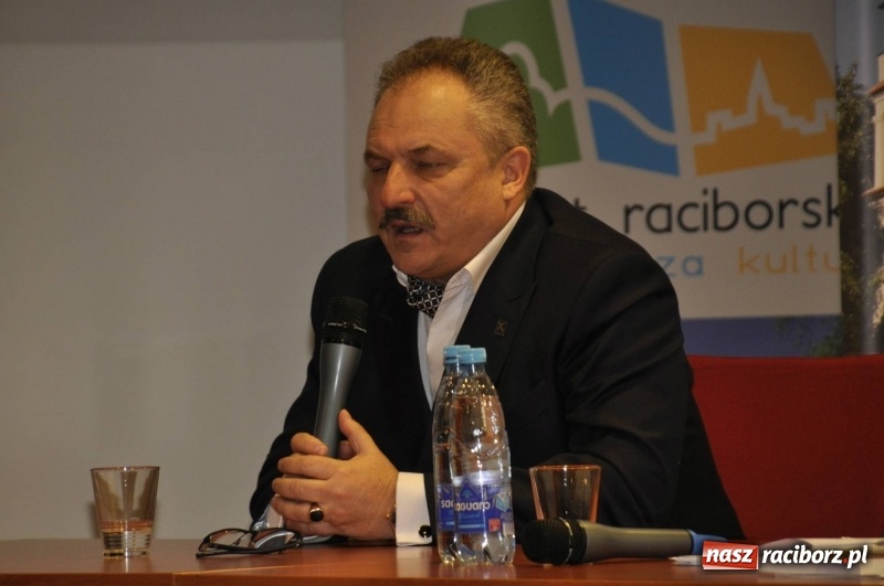 Zdjęcie w galerii na portalu naszraciborz.pl: 3 biliony złotych i zabrane dzieciństwo – spotkanie z posłami na temat reparacji wojennych wiadomości z regionu