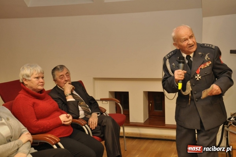 Zdjęcie w galerii na portalu naszraciborz.pl: 3 biliony złotych i zabrane dzieciństwo – spotkanie z posłami na temat reparacji wojennych wiadomości z regionu