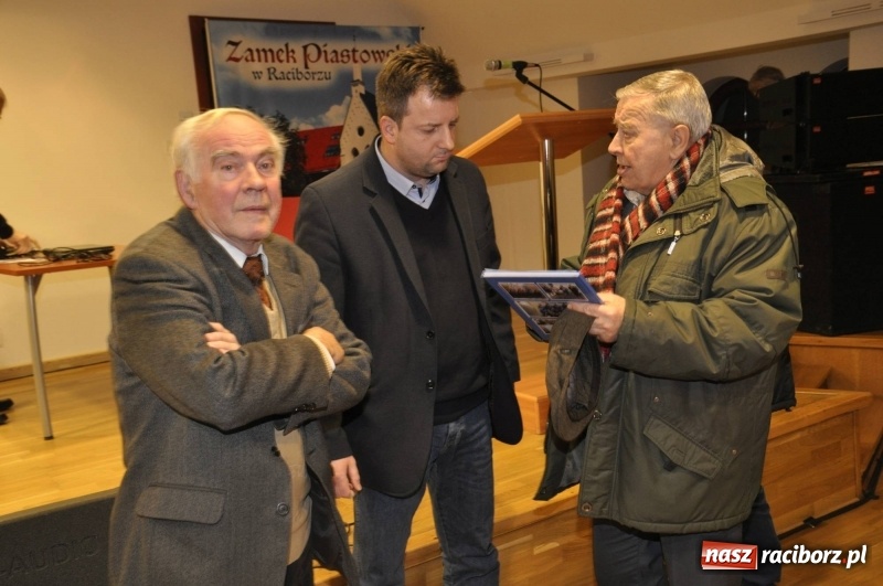 Zdjęcie w galerii na portalu naszraciborz.pl: 3 biliony złotych i zabrane dzieciństwo – spotkanie z posłami na temat reparacji wojennych wiadomości z regionu