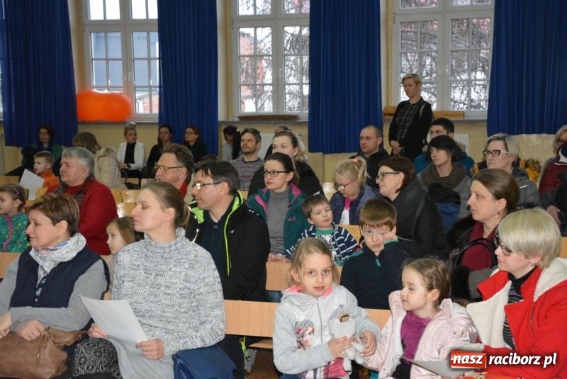 Zdjęcie w galerii na portalu naszraciborz.pl: Dzień otwarty w raciborskiej Czwórce  wiadomości z regionu